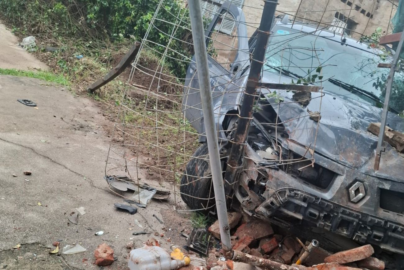 Córdoba: un vehículo perdió el control e impactó contra una vivienda