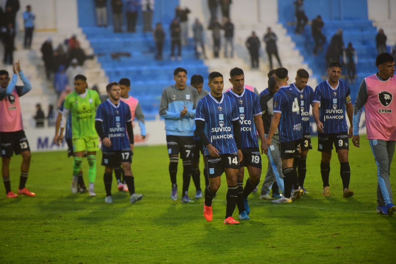 Racing de Córdoba vs Ciudad de Bolívar por fecha de la Primera Nacional en
Nueva Italia. 