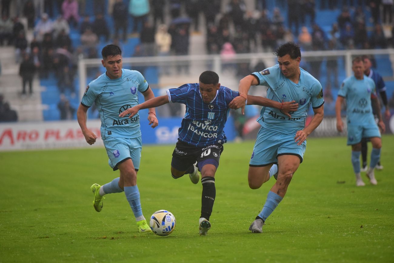 Racing de Córdoba vs Ciudad de Bolívar por fecha de la Primera Nacional en
Nueva Italia.