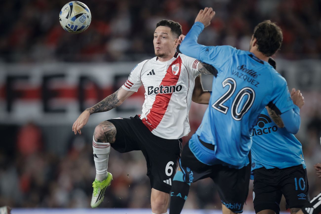Belgrano siempre estuvo detrás de la pelota sin conseguir ganarle en ningún sector. (Fotobaires)