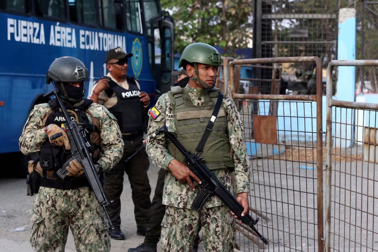 Desarticularon una red de tráfico de armas: tres policías y un militar retirado fueron detenidos