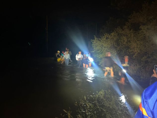 Familias evacuadas por la crecida del río Los Sauces en Villa Dolores y Las Tapias
