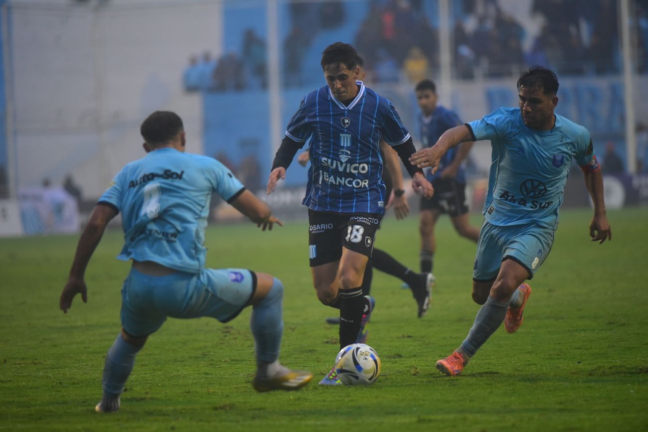 Racing de Córdoba vs Ciudad de Bolívar por fecha de la Primera Nacional en
Nueva Italia. 
