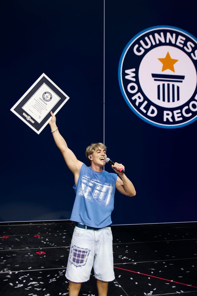 El youtuber argentino Alejo Igoa batió un récord Guinness gracias a sus 110 millones de suscriptores