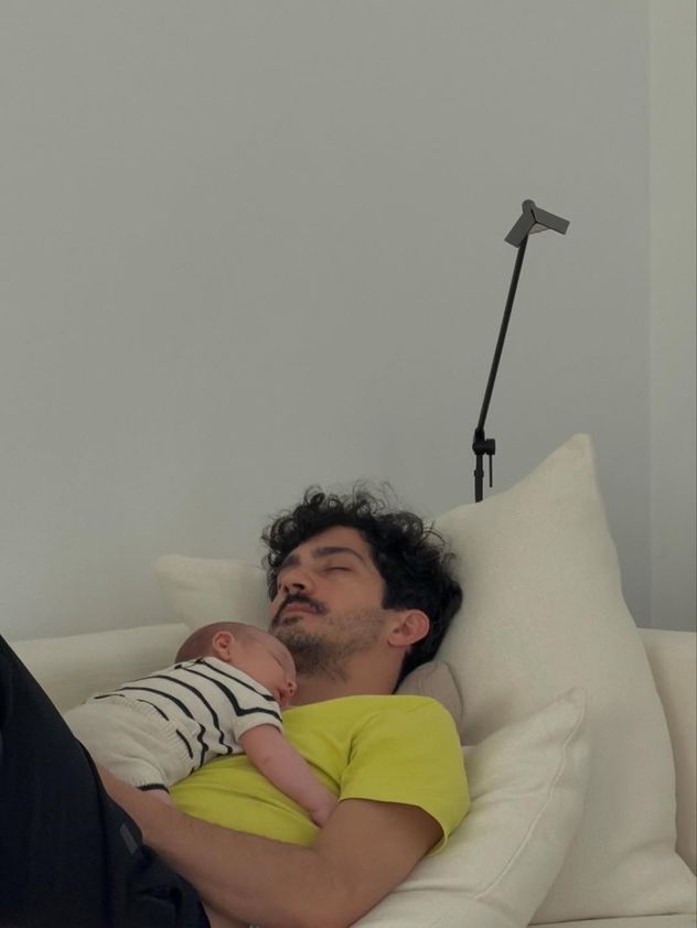 Úrsula Corberó compartió más fotos de Dante y Chino Darín
