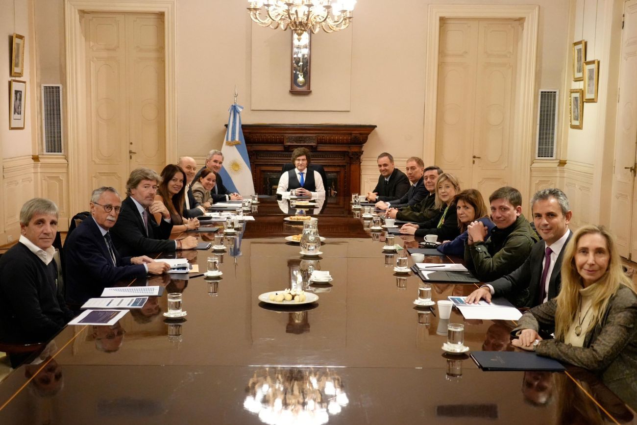 Milei reunió al gabinete y reforzó el control de gestión con un nuevo rol para Adorni