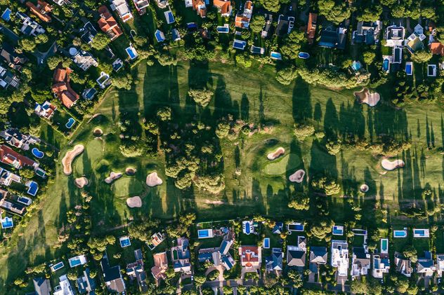 La diversidad de productos explica su dinamismo: countries con amenities,
desarrollos de departamentos, dúplex y casas en barrios con seguridad.