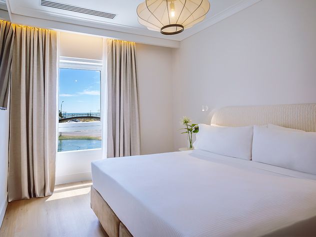 Hotel Iruña se presenta como una de esas opciones clásicas para una escapada con vista al mar y ubicación estratégica. (Foto: Álvarez Argüelles Hoteles)