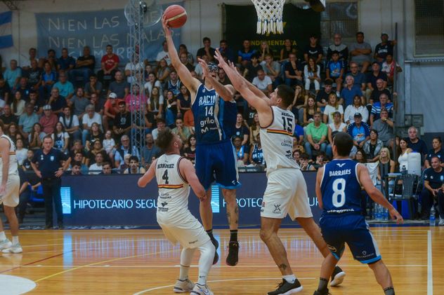 Racing de Chivilcoy jugará sus últimos tres partidos de la fase regular de local.