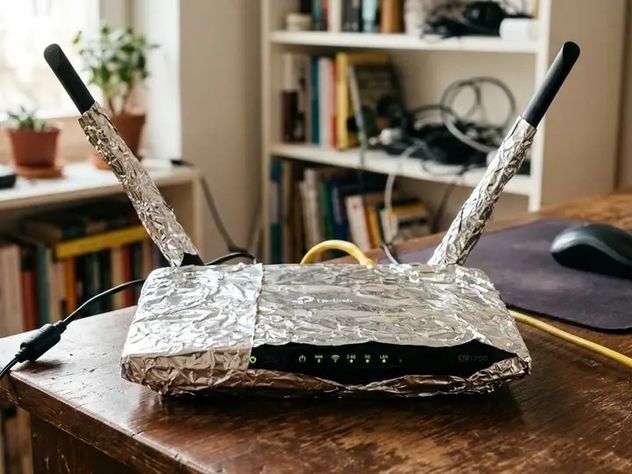 Cómo mejorar el WiFi con papel de aluminio paso a paso.