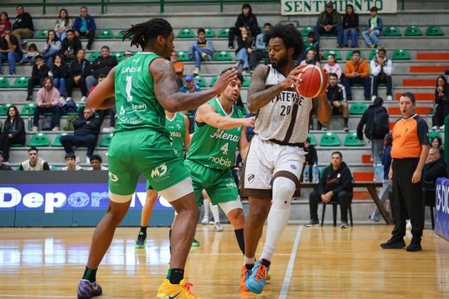 Platense perdió el domingo con Atenas y el martes se presenta en Oliva ante Independiente.