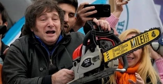 Pese a la caída de la imagen, Milei sostiene valores aceptables, según Fornoni.