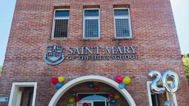 El Saint Mary of the Hills School se destaca por su educación personalizada, su formación bilingüe y una propuesta académica orientada al desarrollo integral de sus alumnos.