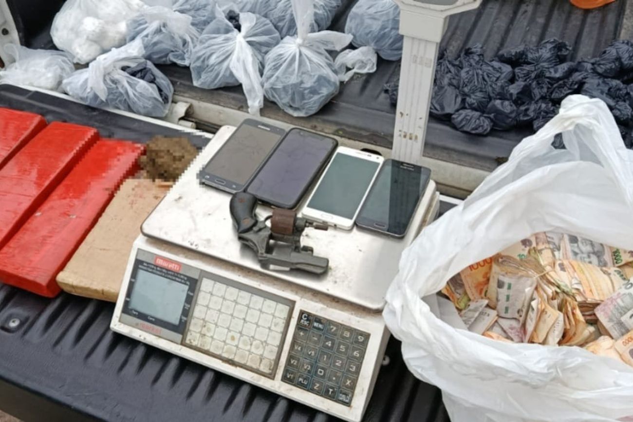 Operativo policial en Córdoba: secuestraron droga, armas y dinero
