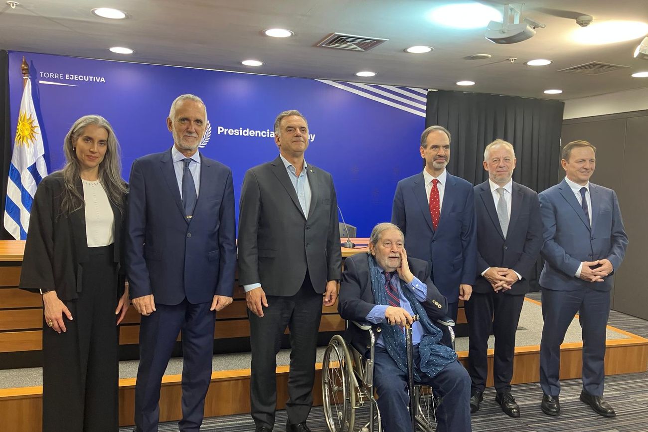 El presidente de Uruguay Yamandú Orsi firmó las declaraciones de la SIP.
