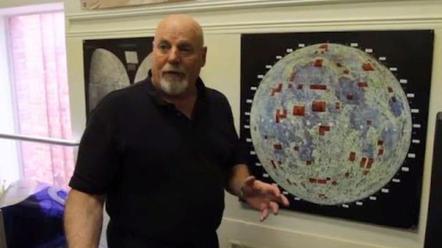 A través de Lunar Embassy, el empresario comercializó parcelas simbólicas del espacio que fueron adquiridas incluso por celebridades y expresidentes.