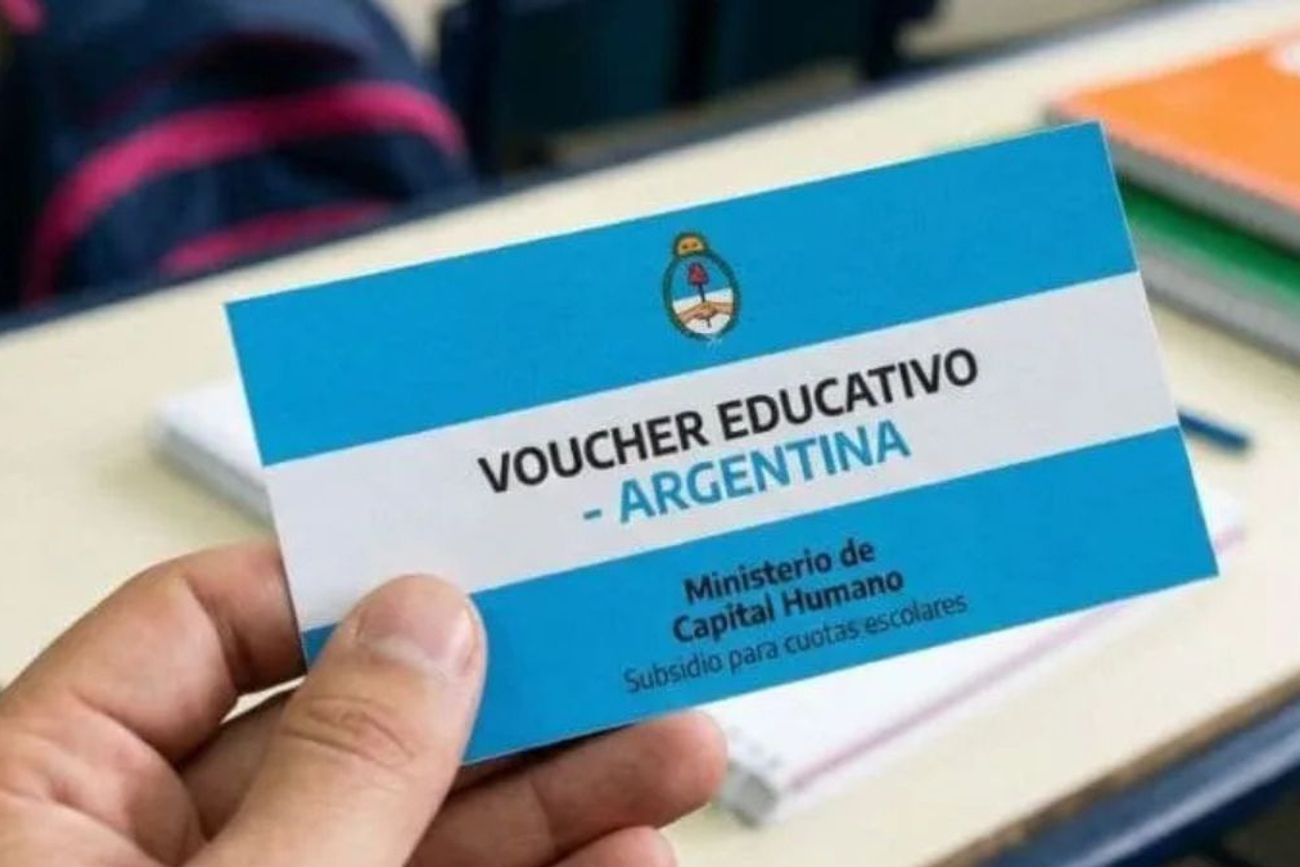 La asistencia económica está dirigida a familias con hijos en edad escolar que asisten a instituciones privadas con aporte estatal y cuyos ingresos no superan los siete salarios mínimos.