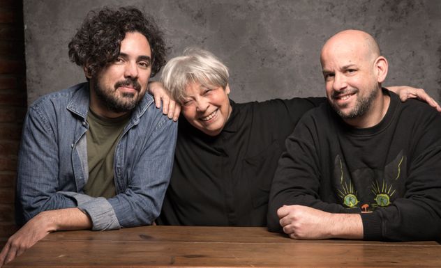 Liliana Herrero junto a Pedro Rossi y Ariel Naón, dos de los músicos que además son responsables de los notables arreglos de todo el disco (Prensa/Nora Lezano)