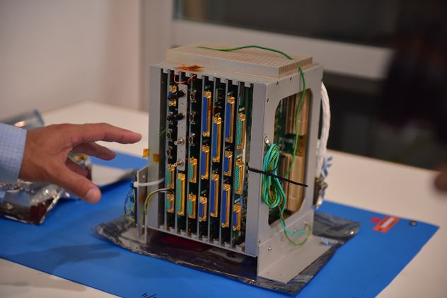 El microsatélite Atenea lanzado recientemente con la Misión ArtemisII. 