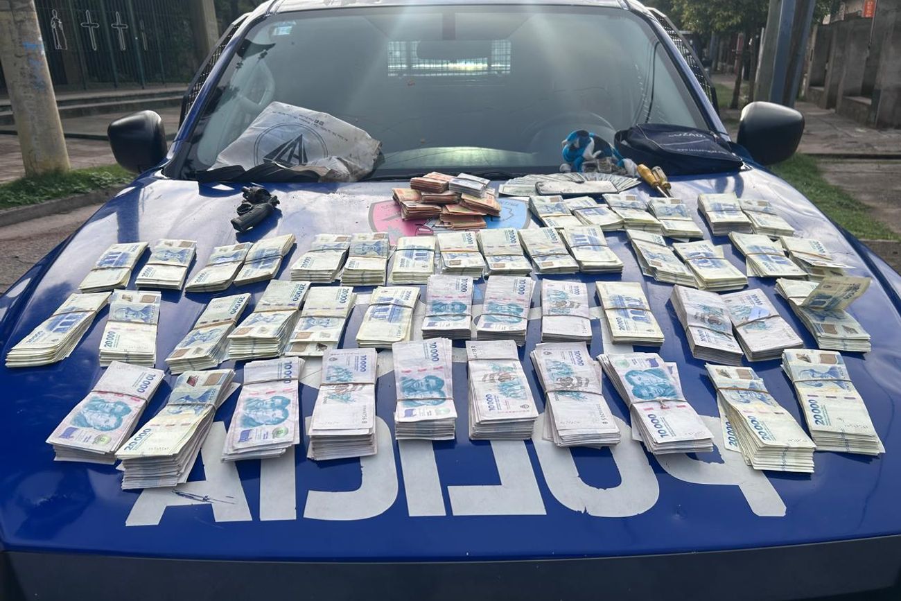 El dinero incautado. (Policía)