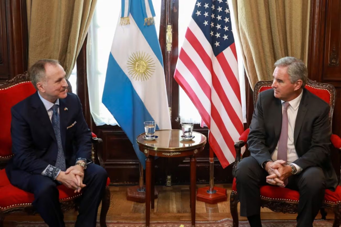 Peter Lamelas, embajador de Estados Unidos, y Pablo Quirno, en el último encuentro entre ambos.