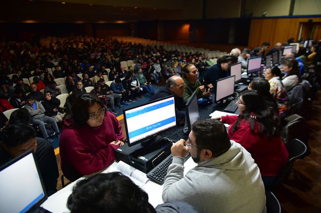 Con una gran convocatoria abrieron las preinscripciones a cursos gratuitos de oficios de la UNC.