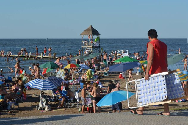 Mar de Ansenuza: los encantos de la laguna Mar Chiquita. Desde flamencos, hasta playas y los misterios del Gran Hotel Viena.