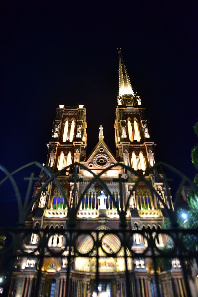 Iglesia de los Capuchinos, enclavada en el corazón de Nueva Córdoba.