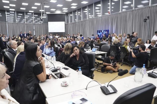 Plenario de comisiones de Recursos Naturales y Asuntos Constitucionales por la Ley de Glaciares