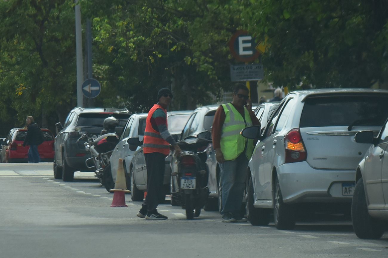 Estacionamiento. Naranjitas