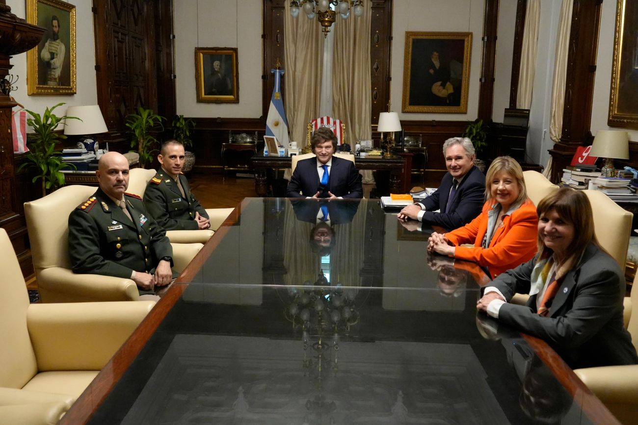 Javier Milei recibió al gendarme Nahuel Gallo en la Casa Rosada tras su liberación en Venezuela.
