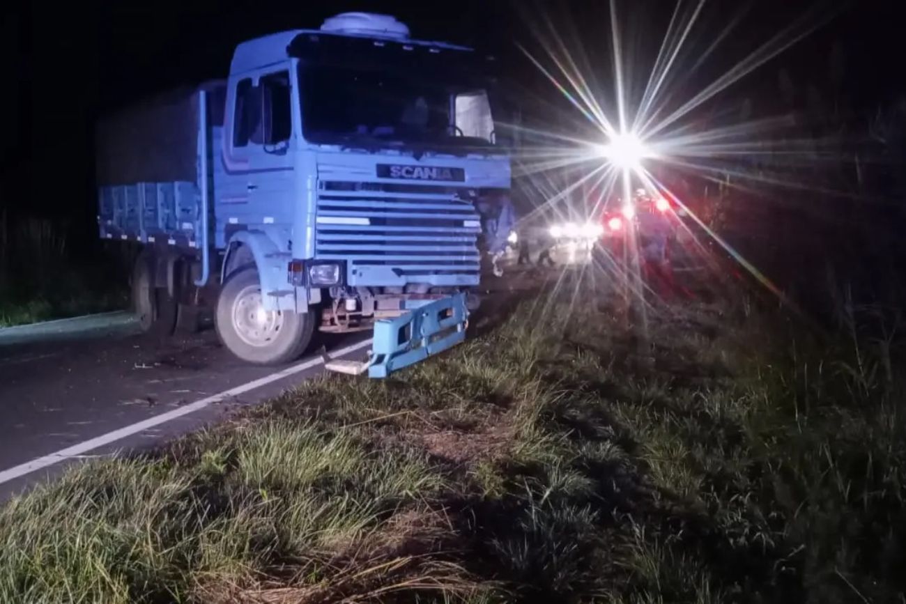 Un hombre murió tras un choque entre una camioneta y un camión en una ruta de Córdoba