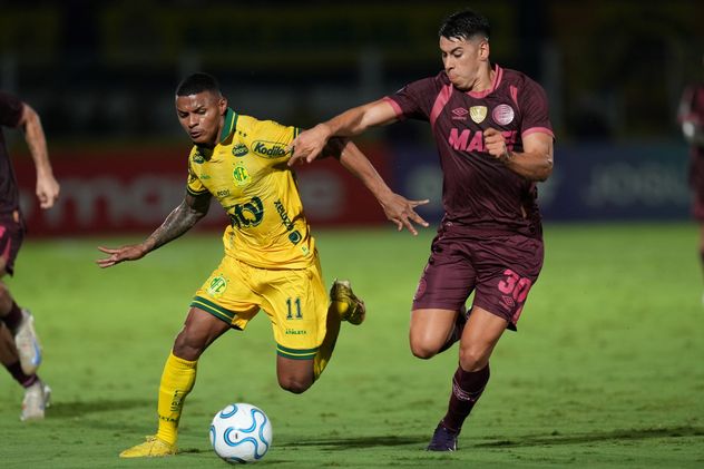 Lanús en su visita a Mirassol de Brasil, por la Copa Libertadores.
