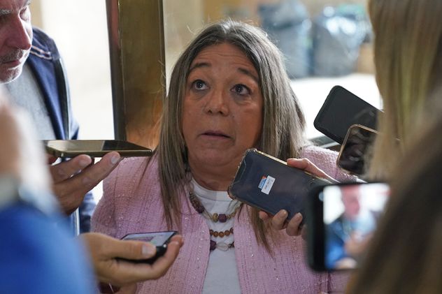 La escribana Adriana Mónica Nechevenko se presentó en la fiscalía a cargo de Gerardo Pollicita para declarar como testigo en el expediente que investiga el presunto enriquecimiento ilícito del jefe de Gabinete, Manuel Adorni.