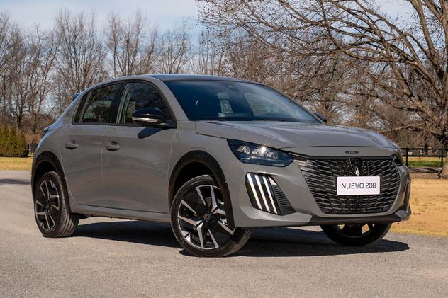 El hatchback de Peugeot sumó el nuevo motor T200, un motor 1.0 turbo, que entrega 120 CV.