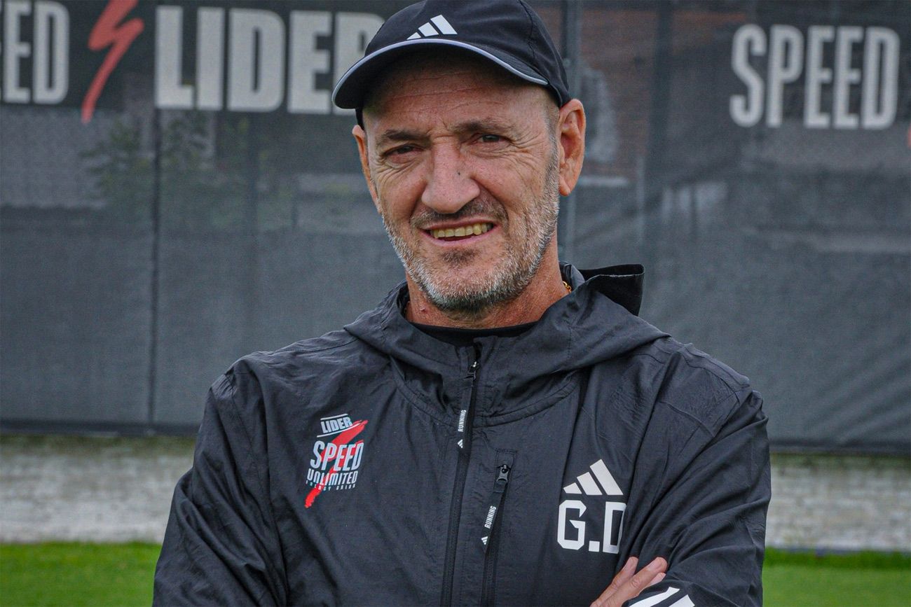 Guillermo Duró sale a escena hoy como DT de Riestra.
