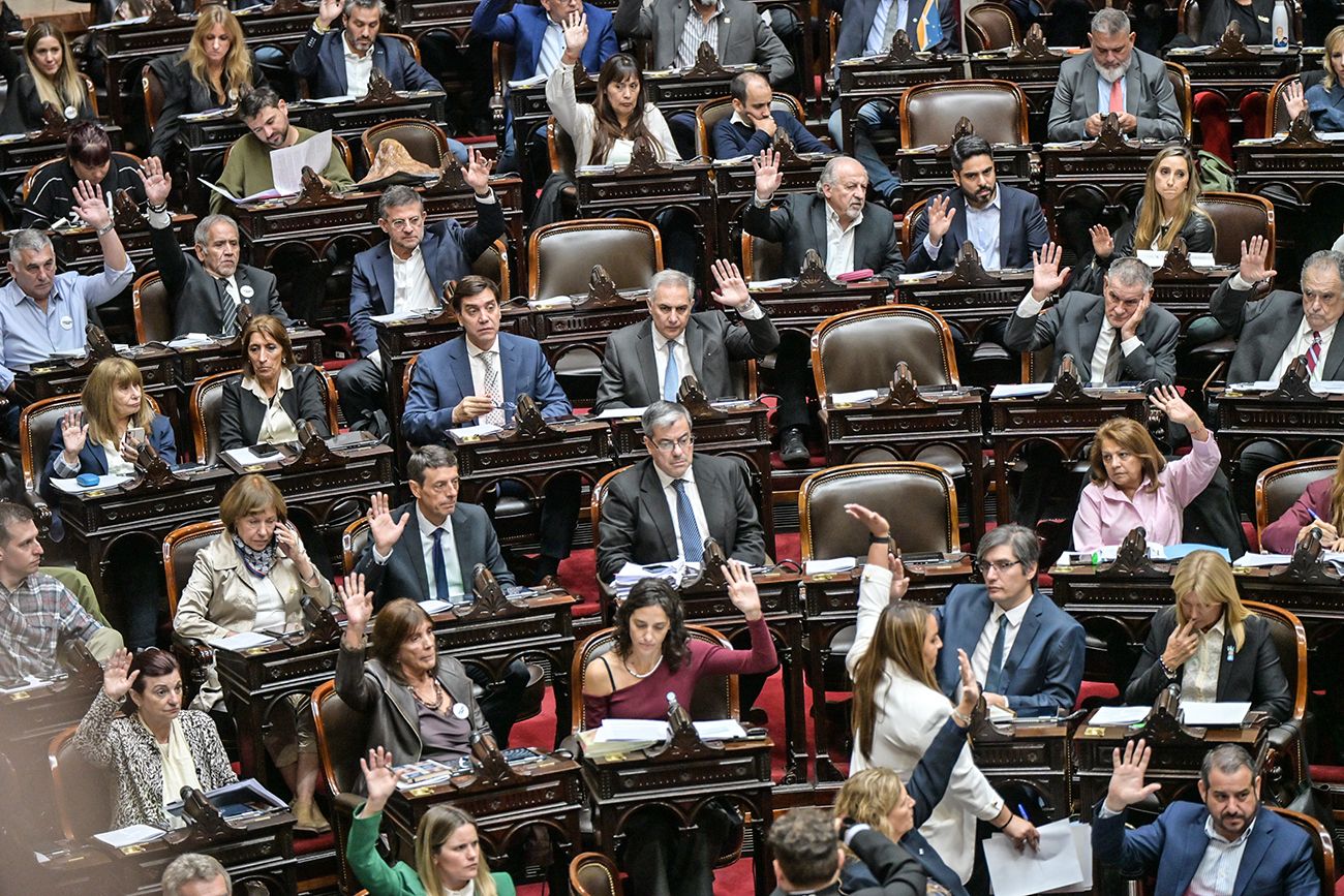 Sesión de la Cámara de Diputados en la que se debate la reforma de la Ley de Glaciares.