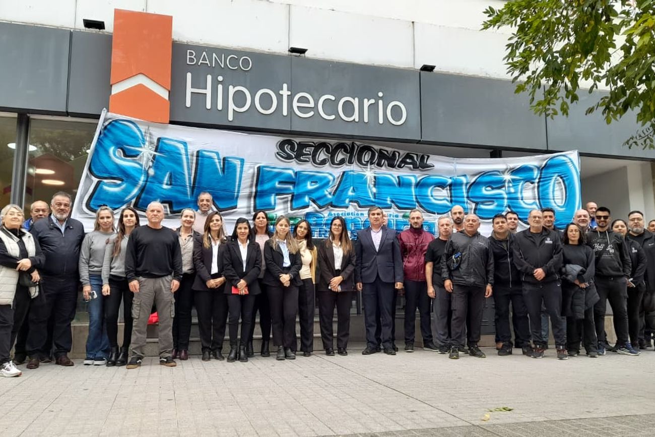 San Francisco. Empleados del Banco Hipotecario, en protesta. 