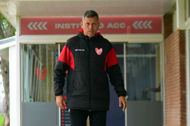 Diego Flores logró, desde su llegada, una reacción de Instituto.