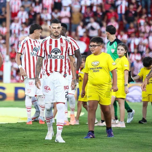 Leonel Mosevich, defensor de Instituto.