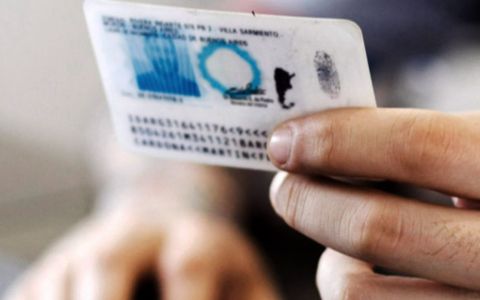 Cae una pareja acusada de integrar una banda que cometía estafas con DNI robados. (Policía).