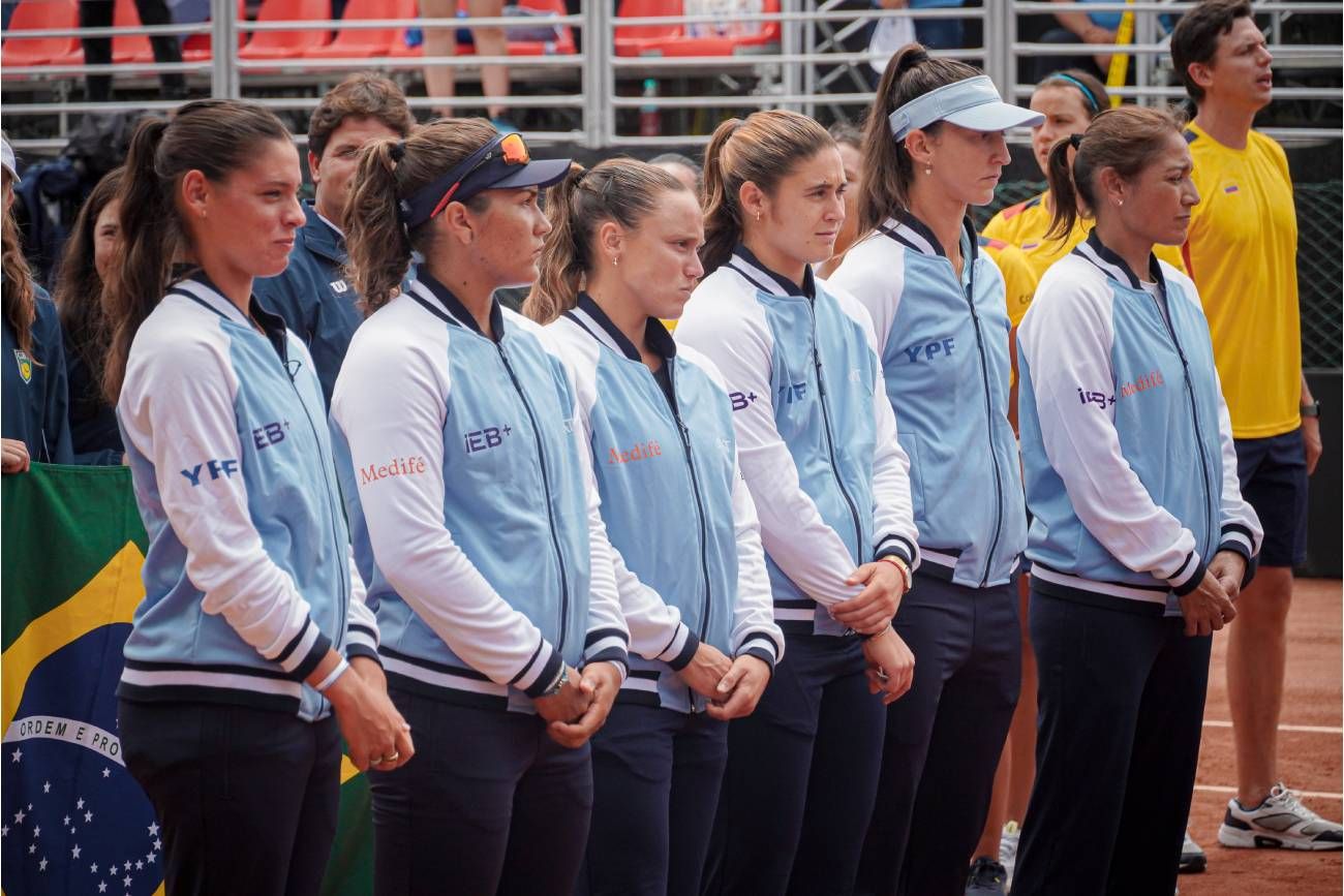 El equipo argentino de la Billie Jean King Cup arrancó con un triunfo en Colombia.
