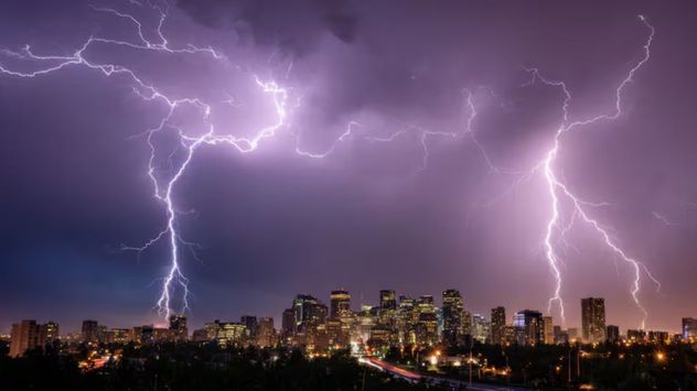 El SMN advierte por nuevas tormentas con ráfagas de hasta 69 km/h y pide extremar cuidados en toda el Área Metropolitana.
