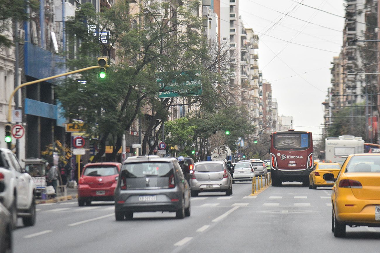 Se estima que un 40% de los vehículos circula hoy sin seguro. (La Voz)