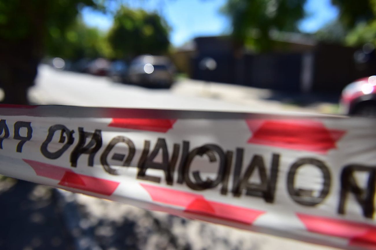 Hallaron a un hombre muerto en Villa El Libertador. 