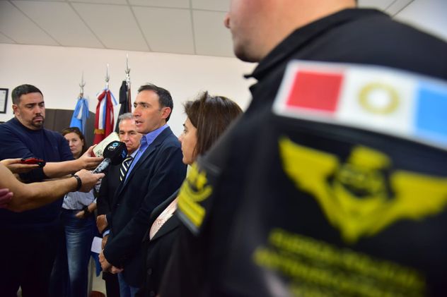 Conferencia de prensa de la Fuerza Policial Antinarcotráfico (FPA). Se realizaron múltiples allanamientos en distintos barrios de la capital y se incautó droga y dinero en efectivo.