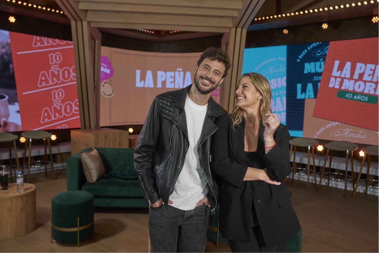 Diego Leuco y Carina Zampini conducirán esta nueva entrega de "La peña de morfi" por Telefe.