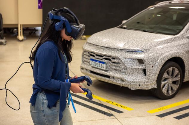 Se utiliza realidad virtual para el desarrollo del nuevo Chevrolet Sonic en el centro de General Motors en San Pablo, Brasil,
