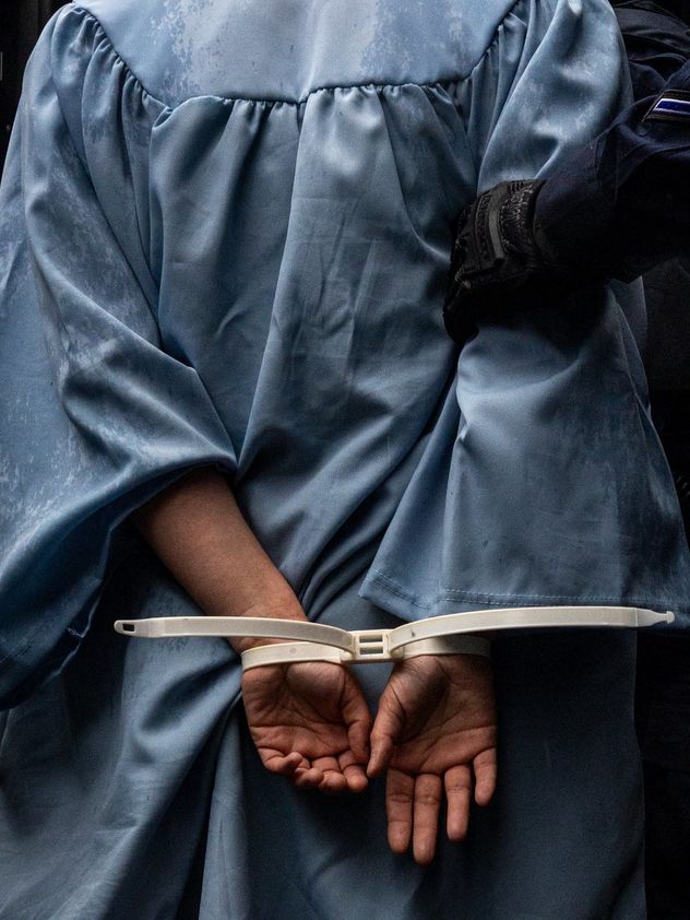 29- Nueva York, Estados Unidos: Jesse Pearce, exalumna del Barnard College, fue arrestada a las afueras de la ceremonia de graduación de la Universidad de Columbia. Junto con estudiantes actuales, exalumnos protestaron por los vínculos financieros que la institución mantiene con Israel.