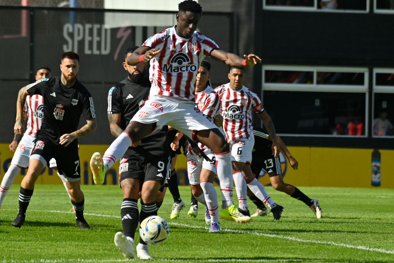 Instituto vs Riestra por la fecha 14 del Apertura.